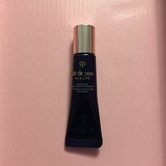 De de peau night moisturizer - Picture 1 of 1